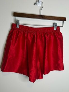 Tie rack Women’s Red silk Shorts with Elastic Waist medium
